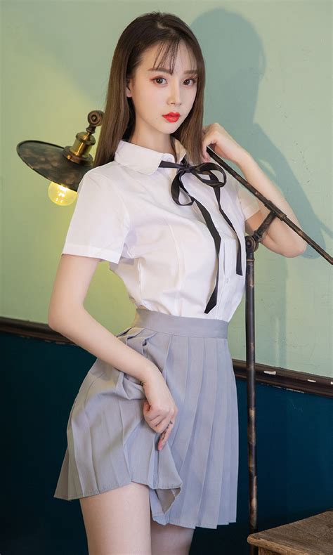 深夜观影新趋势：网络平台如何改变我们的娱乐方式